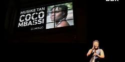 L'artiste Coco Mbassi se produit en live sur Domingo